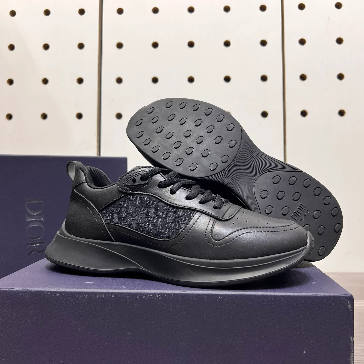 Men's Men's Shoes 💰: 400💰《Dior》The latest and most popular casual shoes, top brand [seduce] luxury~purchase, top~quality. [Strong] The upper is made of imported breathable cowhide with material ➕ breathable sheepskin feet (•) and fine workmanship. Original stylish and stylish soft rubber wear-resistant foreskin outsole, light and comfortable on the foot, size: 38-44, (customized 45, 46), five colors available